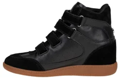 Sneakers Mustang sort